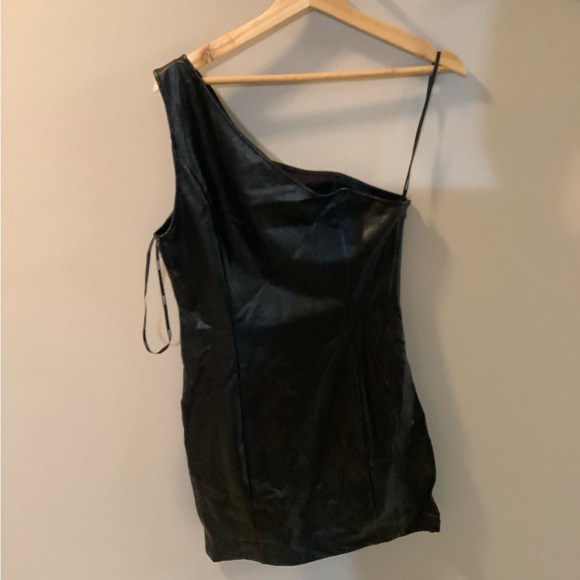 Forever 21 Faux Leather One-Shoulder Dress Size Large Never Worn & Discontinued - Picture 3 of 9
